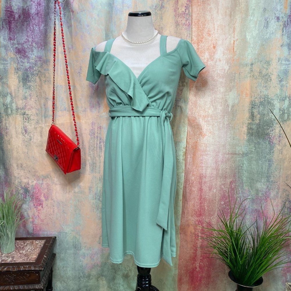NWT 📌 Boohoo Petite Plunge Ruffle Belt Midi Dress